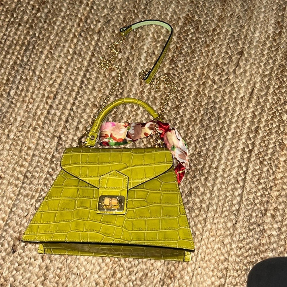 Green italian leather purse with strap
